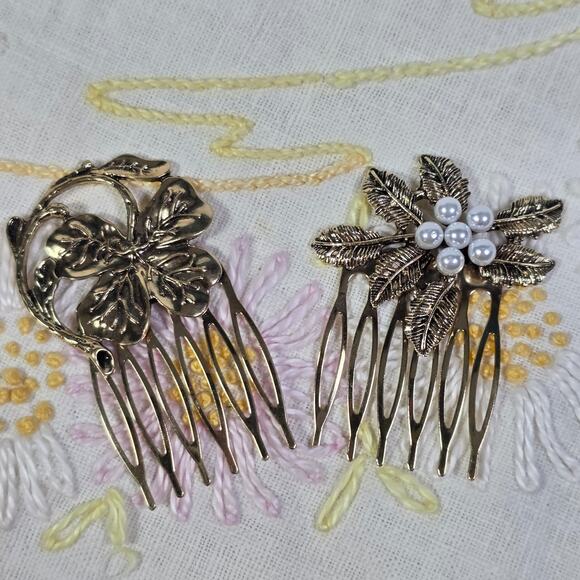 Unbranded Accessories - Vintage Gold Tone Floral Hair Combs Faux Pearl Leaf Flower Bridal Lot of 2